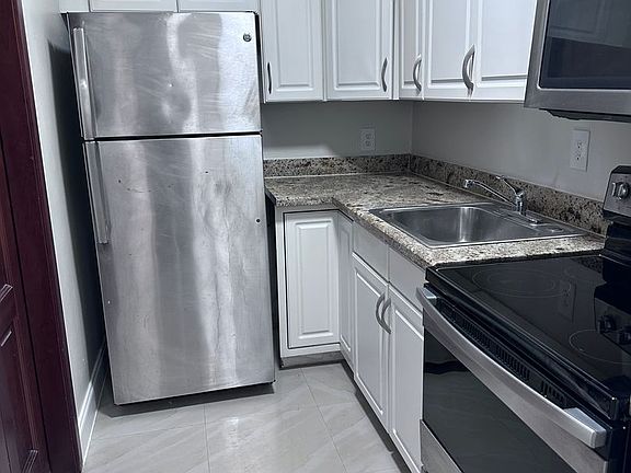 2nd image of 1931 NE 51st St APT 7