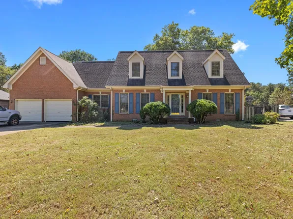 141 Kensington Dr, Florence, AL 35633