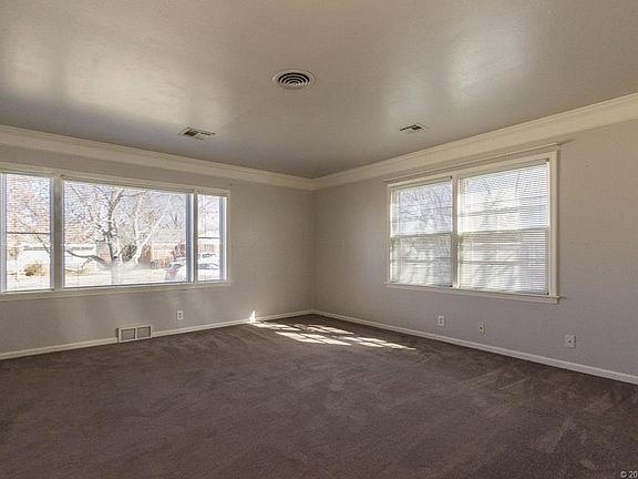 5th image of 930 Henshaw Ave