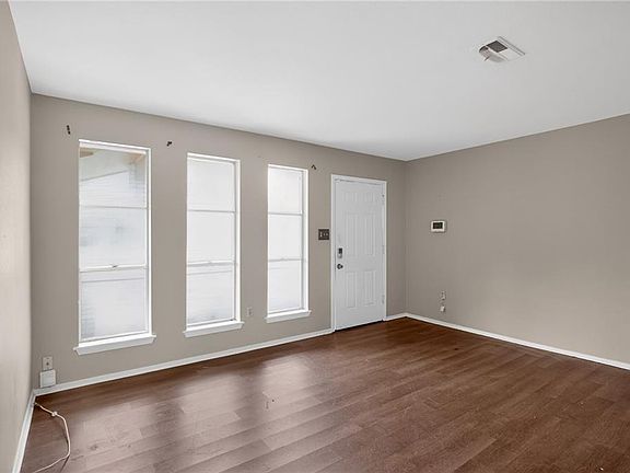 3rd image of 12744 Middlewood Dr