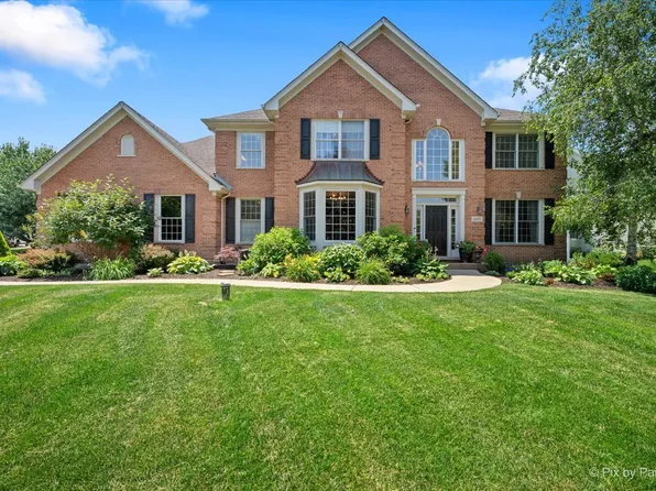 1401 Stag Trl, Cary, IL 60013
