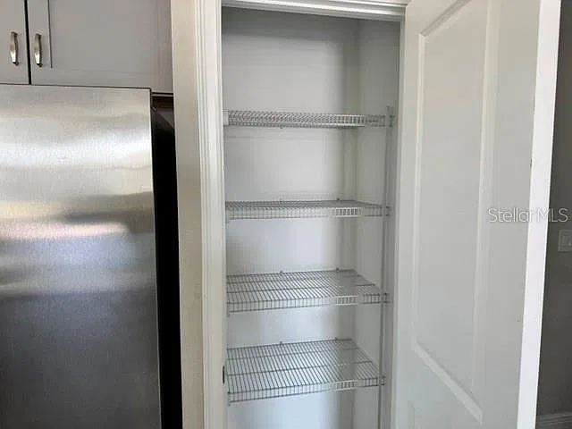 2531 W Walnut St — Photo 13