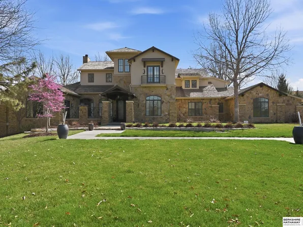 3105 S 174th Cir, Omaha, NE 68130