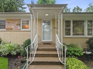 1907 Grant St #A, Evanston, IL 60201