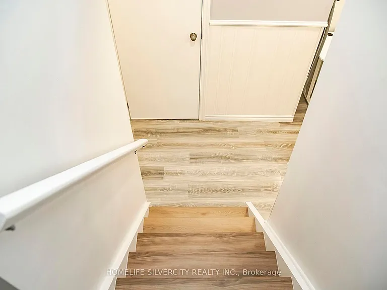 21 Mitchell Ave — Photo 36