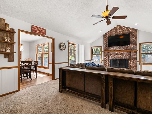 5th image of 1313 E Blue Spruce Rd