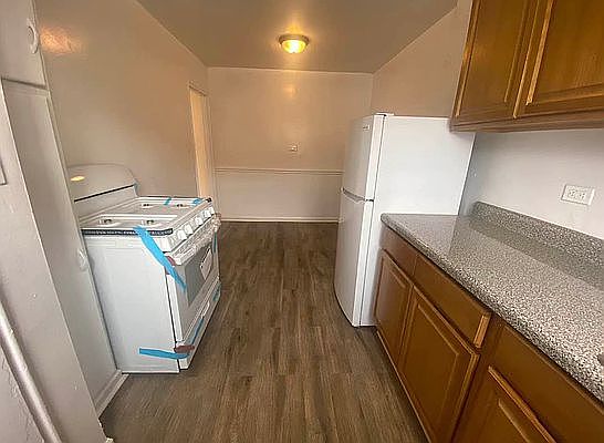 3rd image of 10 Eleven Beach St #30-2C