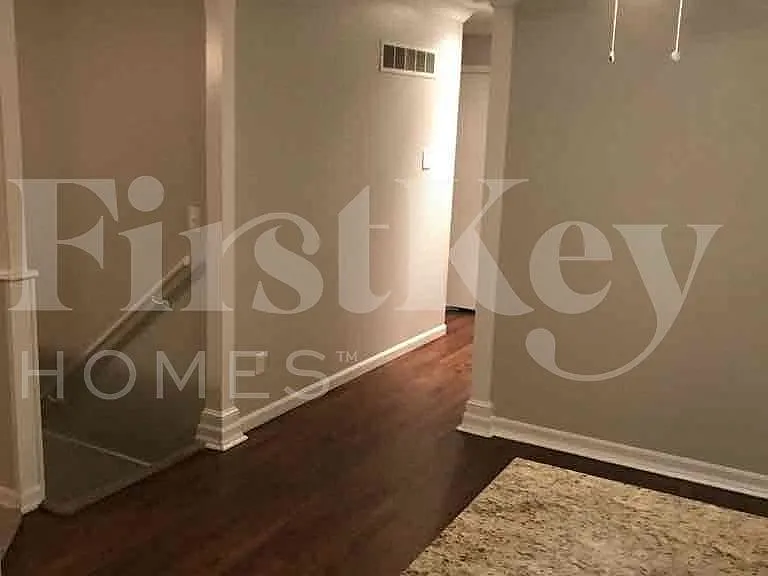 4800 N Wallace Ave — Photo 4