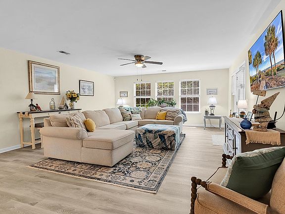 5th image of 45 Woodhaven Dr. #D