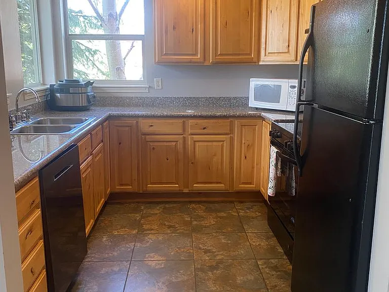 7552 Mountain Laurel Dr #C-4 — Photo 16