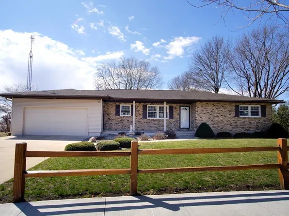 122 Willow Lawn Dr, Waverly, IA 50677