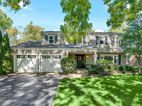 344 W Sheridan Pl, Lake Bluff, IL 60044