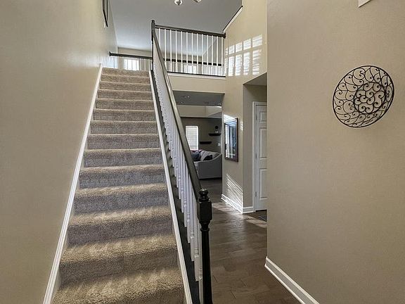 3rd image of 7972 Hedgewood Dr