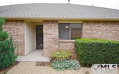 2nd image of 2839 Laurel Oaks Dr