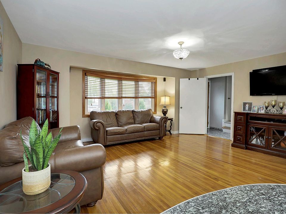 1st image of 209 Beech St