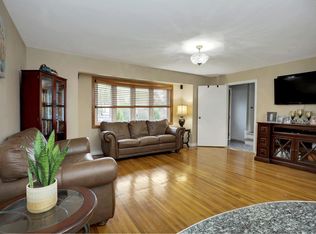 209 Beech St, Floral Park, NY 11001