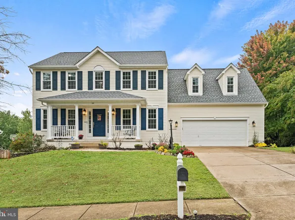 29 Village Grove Rd, Fredericksburg, VA 22406