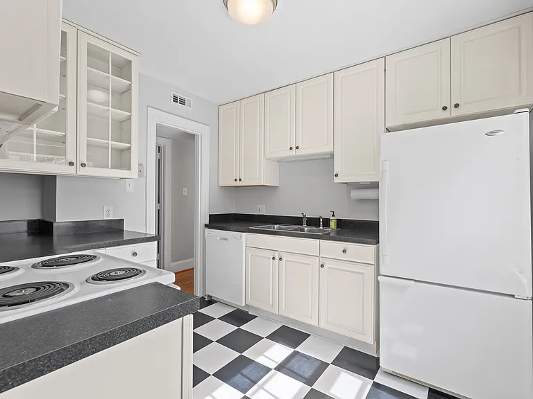 2728 Anderson Dr — Photo 13