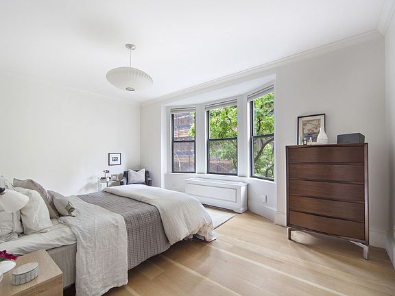 2nd image of 254 W 82nd St APT 3A