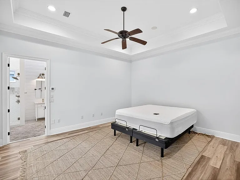 3161 Club Dr — Photo 17