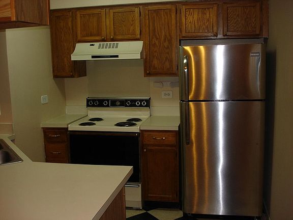 4th image of 1407 Wyndham Cir #101
