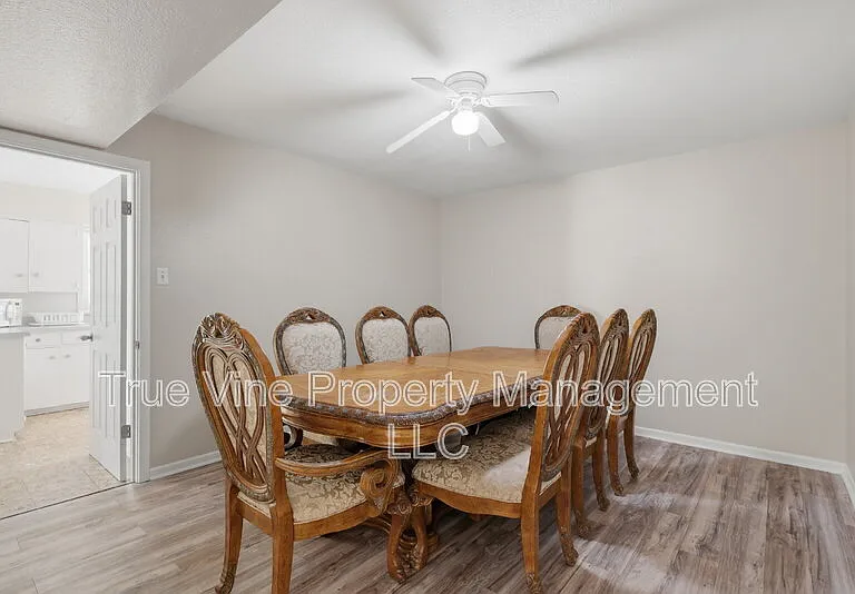 2423 W Gramercy Pl — Photo 10