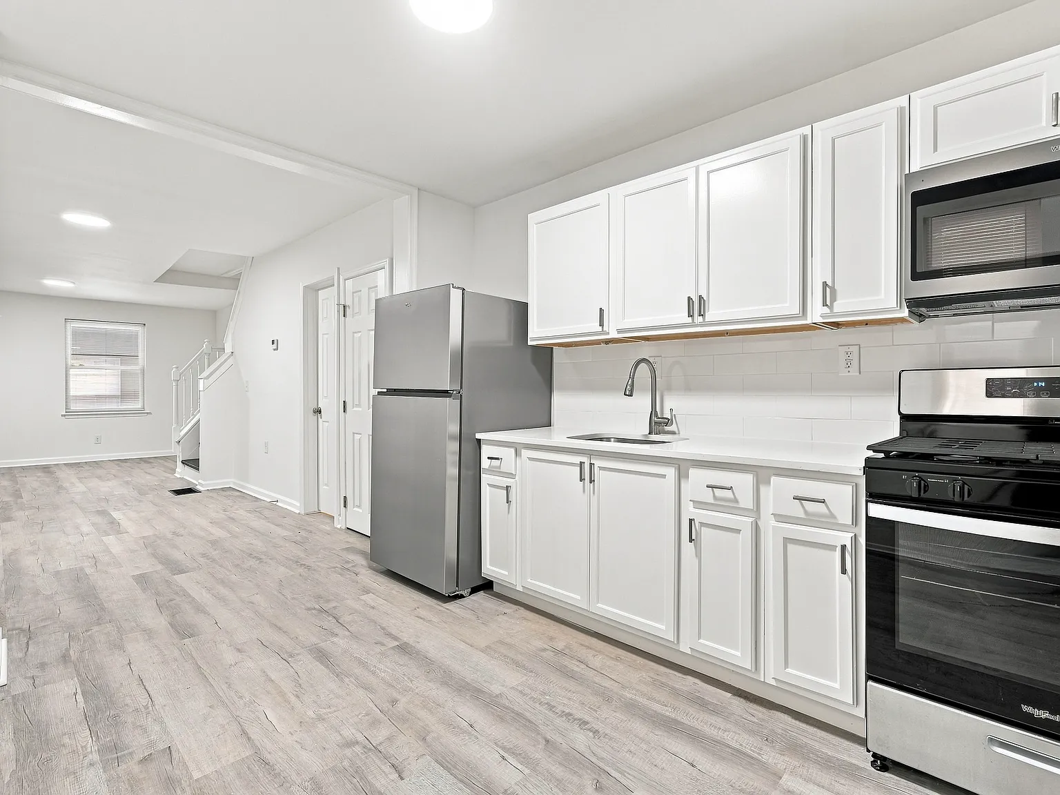 3 bed, 1088 sqft, $1,800 — Photo 1