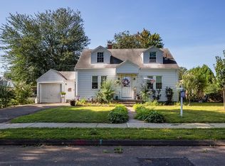 43 Saint Anthony St, Chicopee, MA 01013