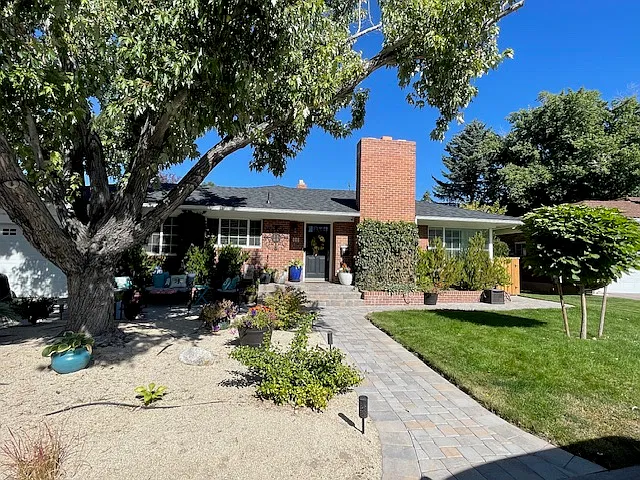 4 bed, 2120 sqft, $3,975 — Photo 1