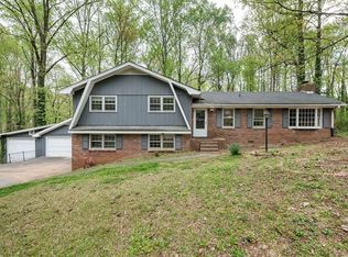 5672 Hillcrest Dr, Acworth, GA 30102