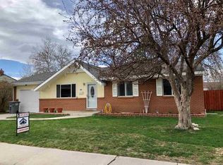 865 S 6th St, Lander, WY 82520