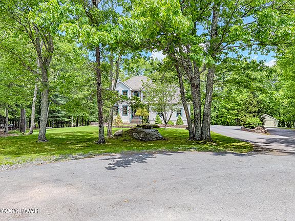 3rd image of 106 Quarry Ln