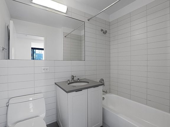 5th image of 420 W 42nd St APT 25f