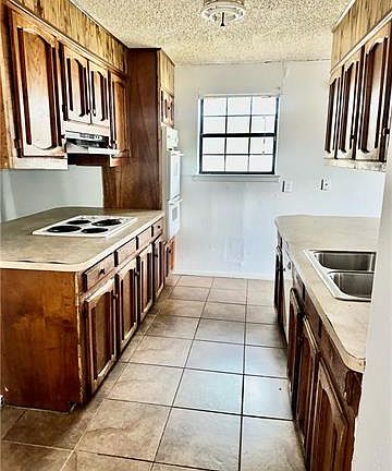 3rd image of 1027 Arcadia Dr #1