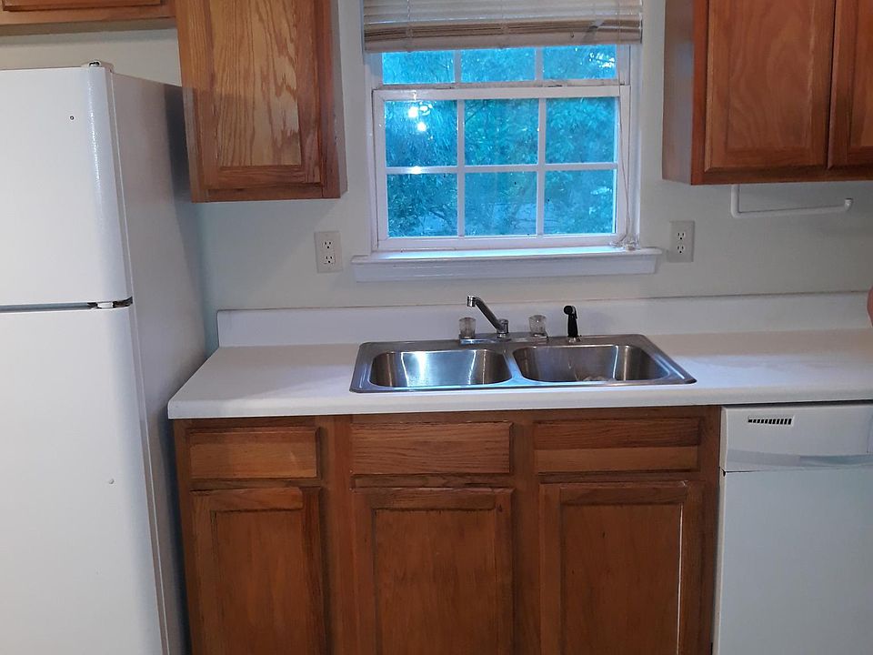 2nd image of 105 Evergreen Trl APT C