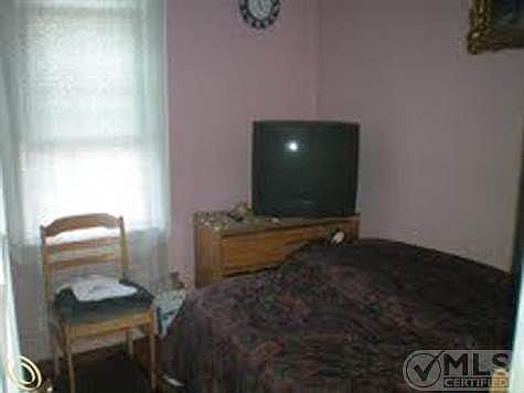 Bedroom2.jpg