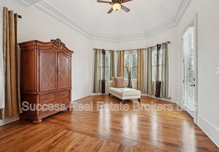 343 Summer Garden Dr — Photo 44