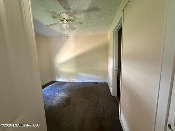 3rd image of 1226 Marks Ave