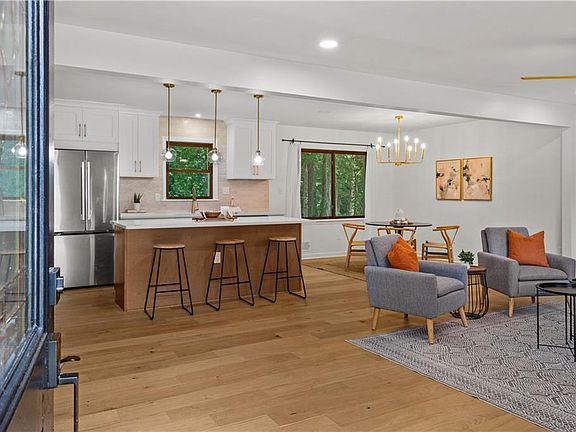 2nd image of 3042 Pathview Ln