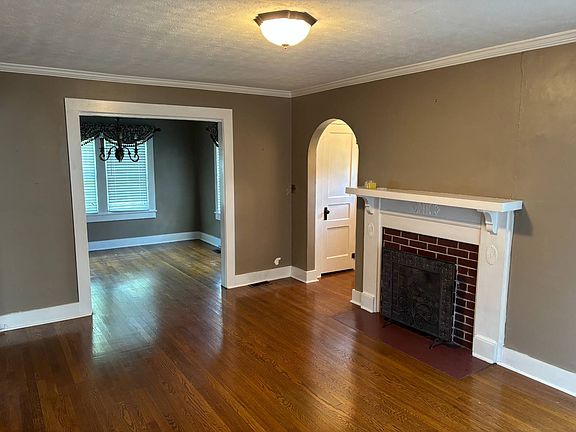 5th image of 405 Willow Dr