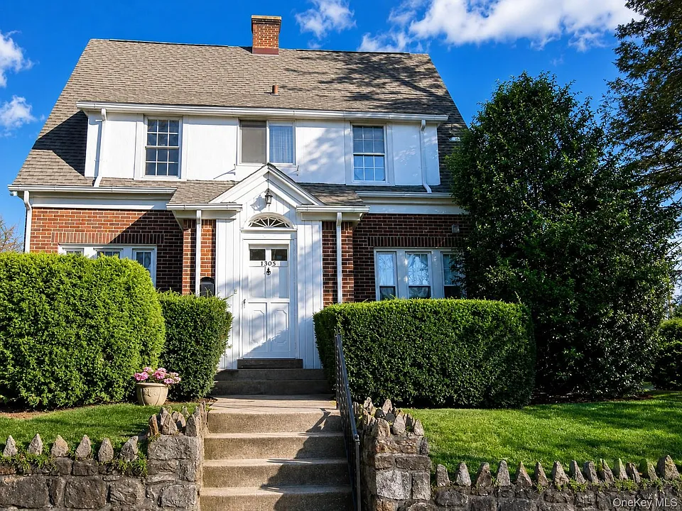 1305 Park Ave