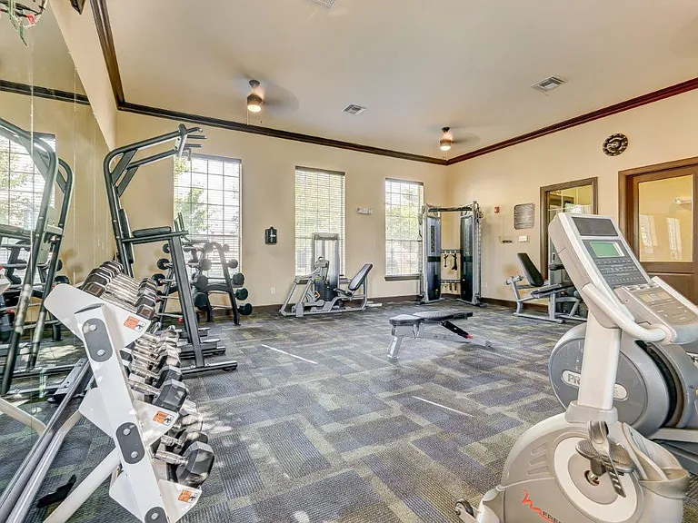 Chateau Mirage Apartment Homes — Photo 17