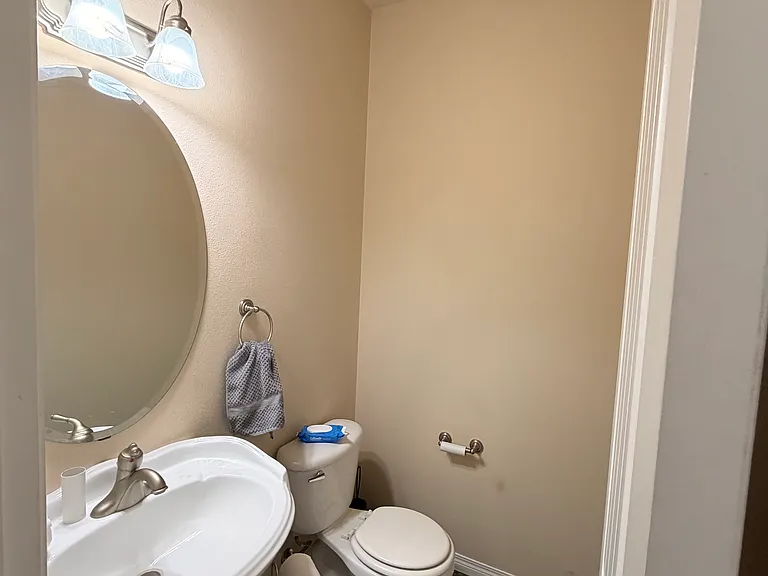 1430 Blaine Ave — Photo 9