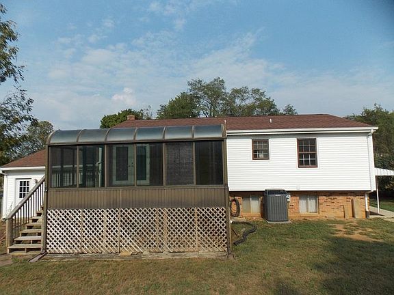 3rd image of 130 British Woods Dr