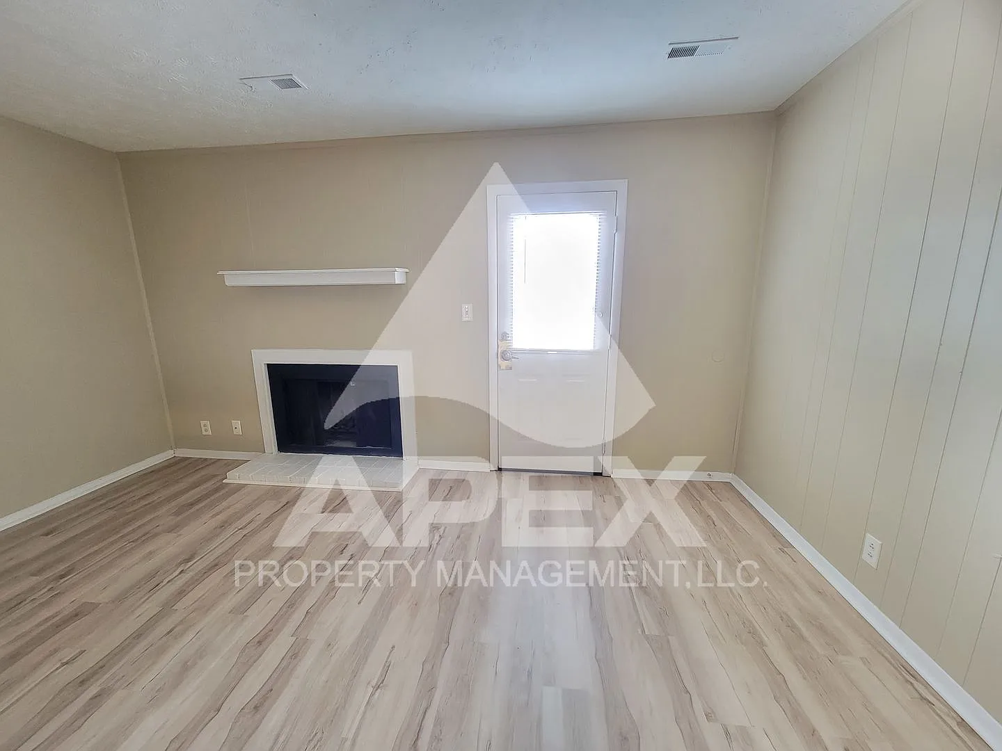 Nice 2 Bd | 1.5 Ba Townhouse in West Knox off Cedarbluff! End Unit!! — Photo 4