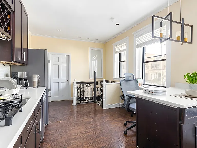 21 Royal St #11 — Photo 10