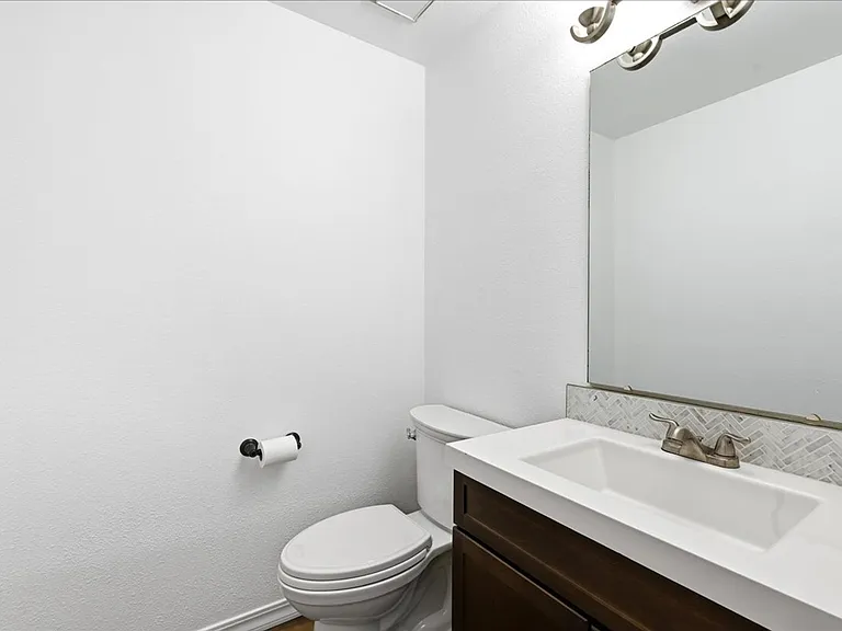 186 E Elwood Ln — Photo 17