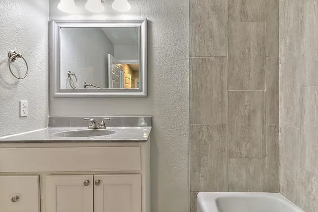 801 Hartwell Dr — Photo 9