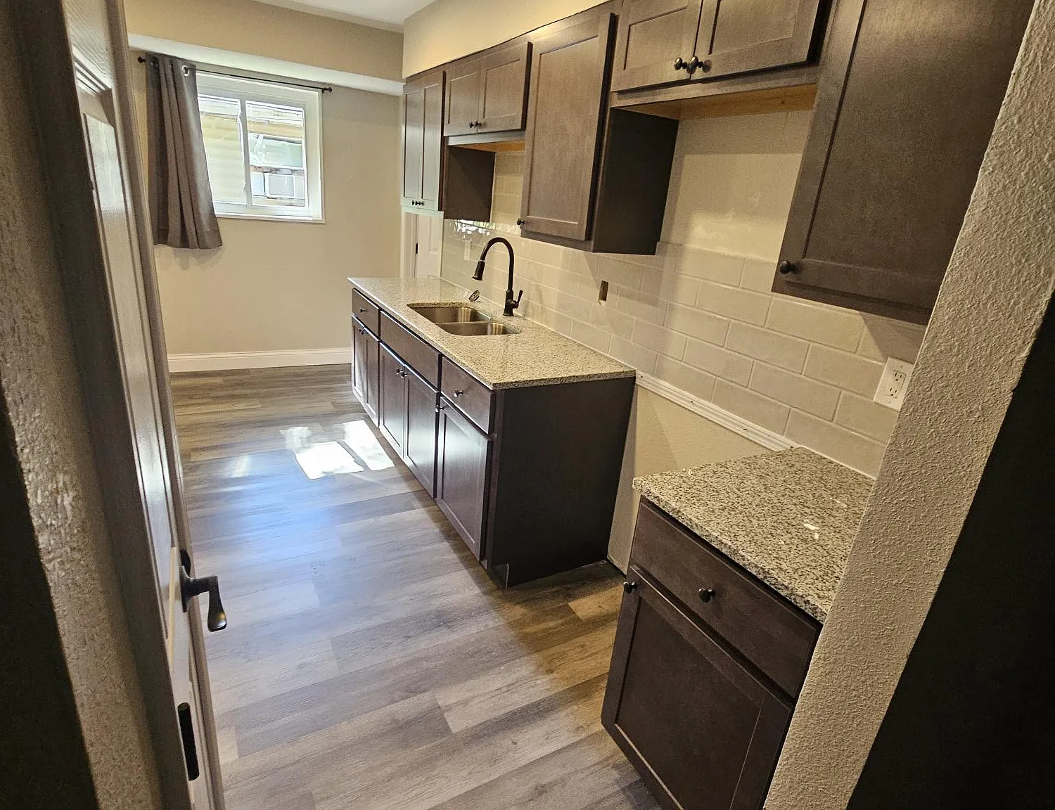 5 bed, 1274 sqft, $1,800 — Photo 4