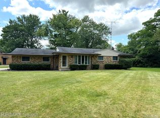 4372 Old Colony Dr, Flint, MI 48507